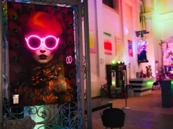 Bild Fancy Red Lady LED 120x80cm